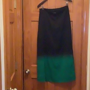 Vince camuto skirt. Black, green. Size 6. Excellent condition. Lined to knee.